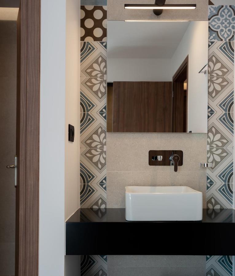 O-Cyanea Villa With Heated Pool Kournas Ngoại thất bức ảnh